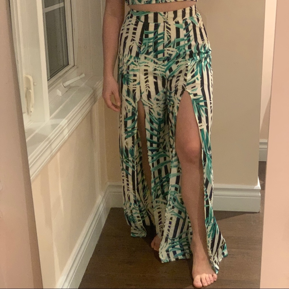 Halter Tropical Top and Pants Set - Picture 6 of 7